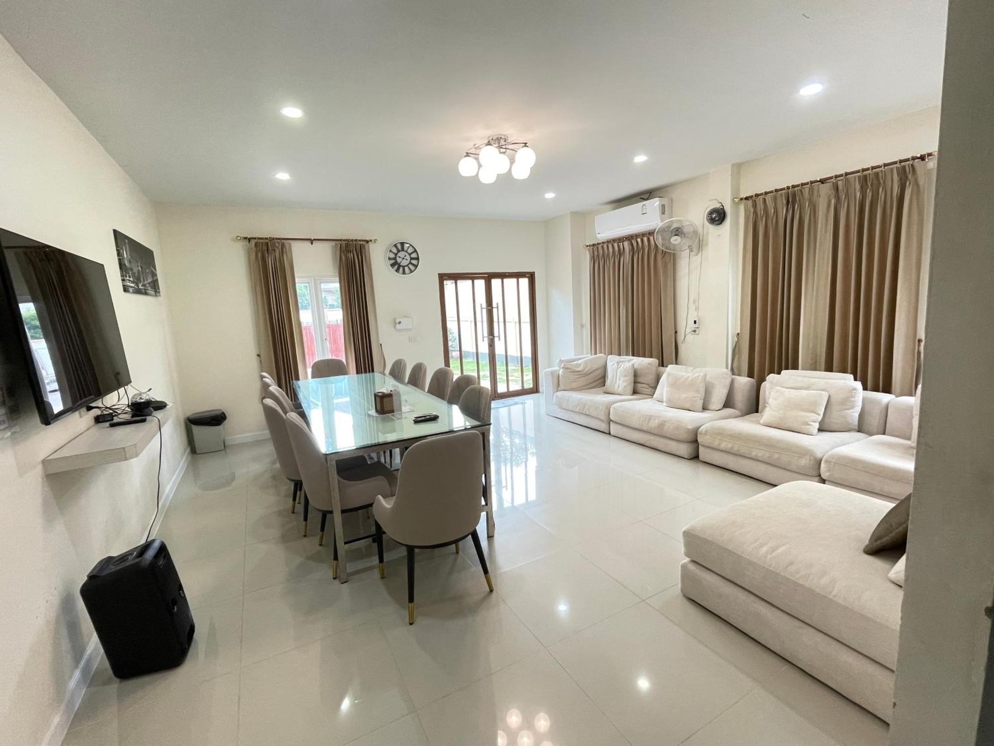 Ty Holiday Resort Pattaya Luaran gambar